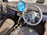 ミニ独特のゴーカートフィーリングと呼ばれる軽快なハンドリングはAT車、MT車のどちらでも楽しめます。