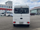 火曜日〜土曜日は9:30〜18:30、日曜日は9:30〜18:00まで営業しております。(月曜定休、その他会社カレンダーをご確認下さい)