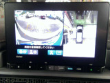 ★マルチビューカメラシステム★クルマを真上から見下ろしているかのような映像によって車庫入れや縦列駐車などの駐車時に自車と駐車位置の関係をひと目で確認できスムースな駐車をサポートします!