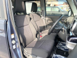 運転席シート廻りは使用感も少なく、良好な状態となっています。前オーナー様が丁寧に使っていたことがよくわかりますね。