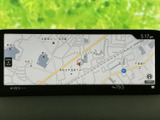 高精細な地図表示で、目的地までのナビゲーションをサポート。スムーズなルート案内で、初めての道でも安心です。運転に集中できる、頼れる相棒です。