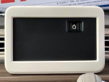オーディオレス仕様車なのでお好みのスズキ純正ナビやオーディオの装着が可能!全方位カメラパッケージ装着車なので対応のナビを装着すると車両周囲の安全確認がナビの画面で可能!