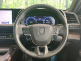 【純正革巻きステアリング】上質な革を使用することで、手にしっかり馴染みとても運転しやすいハンドルです♪