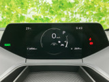 視認性の高いメーターで、運転に必要な情報を的確に把握できます。デザイン性も高く、スタイリッシュな印象を与えます。運転に集中できる環境です。