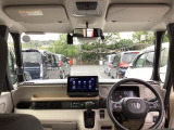 ワイドな視界で運転もしやすくなるように、設計されています。