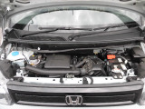 i-VTECエンジンを搭載しています。街中や坂道での加速や高速道路での力強さなどHondaならではの走りを体感できます。毎日乗るクルマとして大事な燃費性能にもこだわりました。