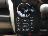 エアコンも装備されています。車内の温度を調整して、より快適にお過ごしいただけます。