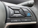 プロパイロットは、運転者が設定した車速を上限に先行車と車速に応じた車間距離を保ちながら、車線中央付近を走行するための運転操作を支援します。