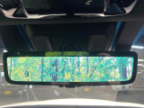【デジタルインナーミラー】後席の大きな荷物や同乗者で後方が確認しづらい時でも安心!カメラが撮影した車両後方の映像をルームミラー内に表示。クリアな視界で状況の確認が可能です!
