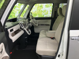 運転しやすい配置のスイッチ類が、快適なドライビングをサポートします。こだわりの空間で、運転の楽しさを味わえます。