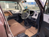 一度ご来店いただき運転席に座ってみてください!シートの座り心地や雰囲気なども感じて頂けます!