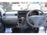 運転席から見た俯瞰図です!ドライバーが操作しやすいよう配置されています♪