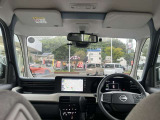 視界広々で運転しやすいインパネ