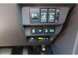運転席に居ながらパワースライドの開閉できます!