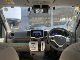 視界広々で運転しやすいインパネ