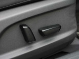 運転席パワーシート装備です。