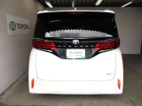 バックカメラが付いているので後方確認が非常にしやすいです。今や運転初心者も熟練者も必須装備!