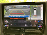後方の状況を画面で確認できるので、狭い場所での駐車も安心です。ガイドライン表示で、距離感も掴みやすく、安全な運転をサポートします。