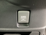 アクセサリーソケットを装備。車内アクセサリーの電源として便利です。