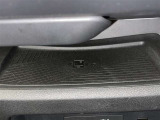 ワイヤレス充電機能で接続の手間いらず。スマートフォンなどをワイヤレスで充電可能です。