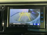 【バックカメラ】運転が苦手な方も車庫入れラクラクです!ギアをリバースに入れれば自動的に切り換わりますので、面倒な操作は不要です♪狭い駐車場もお車を傷つけず安心ですね!