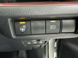 オートマチックハイビームとは、先行車や対向車のライトを認識し、ハイビームとロービームを自動で切り替える機能です。夜道の視界を確保します。詳細は販売店スタッフまでおたずねください。
