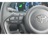 ステアリングスイッチ付き。前方から目を離すことなく操作することが可能です。