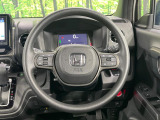 インテリアに合わせたデザインのステアリングは、運転される方のことも考え、運転しやすい形状、大きさです。是非一度、実際に触ってお確かめください。