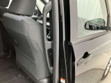 カローラ名古屋30店舗の整備工場にて点検(車検か12ヶ月点検)整備を行います。消耗部品5項目は新品交換!エンジンオイル・オイルエレメント・LLC(※交換不要車の場合無し)バッテリー・ワイパーゴム。