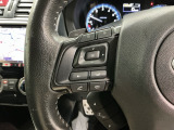 ステアリングにオーディオ操作スイッチが付いています。オーディオ画面に直接タッチしなくても操作が出来ますので、運転に集中できます。