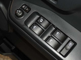 電動格納式ドアミラー・パワーウインドウを装備しています。