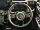 【純正革巻きステアリング】上質な革を使用することで、手にしっかり馴染みとても運転しやすいハンドルです♪