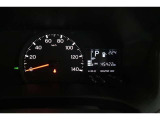当社の中古車には1年間走行距離無制限の『ロングラン保証』がついています。年式は問わず、全国約5,000ヶ所のトヨタのお店で保証修理を受けることができます。
