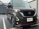 LEDヘッドライトはハロゲンランプの約2倍の光量で明るく遠くを照らし、夜間走行時の視認性を高めます。さらに長寿命や省電力、スタイリッシュな印象も際立たせます。
