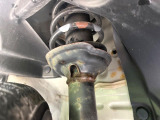 お車を安心してお乗りいただく為には、足回りの定期点検が欠かせません。サービスサポート(有償保証)では無料点検もご提供しており、安心のカーライフをお過ごしいただけるサポート体制が整っています。