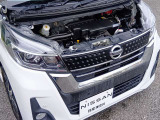 納車以降、お車のメンテナンスは自宅近所の日産サービス拠点にて承ります。専門の教育を受けたサービスフロント&メカニックが無料1ヶ月点検から法定/車検整備、万一の故障・不具合の修理まで全て担当いたします。