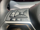 ステアリングスイッチ付きのハンドル!運転に支障をきたすことなくナビ操作が可能です!!