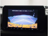 バックモニター付き。駐車の際のサポートとなり、必須アイテムのひとつですよね。それでも、バックする際は必ずご自身の目で確認をしてください。