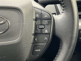 右側のステアリングスイッチではトヨタセーフティセンスなどの運転支援系と、オーディオの操作が出来るようになっています!