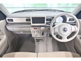 見通しのよいすっきりとした視界で、誰でも運転しやすいです。運転のしやすさは疲れにくさにも繋がりますよ♪