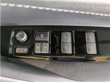 運転席からも操作可能な全席パワーウィンドウが装備されています。