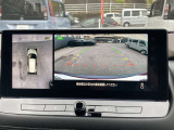 アラウンドビューモニターは4方のカメラで真上から車を見たようにモニターで確認ができる日産の自慢の装備です。是非実際の車で体感してみてください。