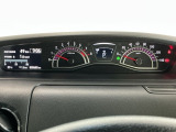 メーターの横に液晶カラーディスプレーを装備。航続可能距離等の情報やHonda SENSINGの注意・警告を表示します!