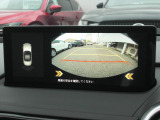 バックカメラを装備。駐車場などでの取り回しもスムーズに行っていただけます。