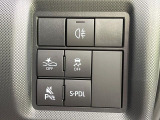 【スマートアシスト】走行中に前方の車両等を認識し、衝突しそうな時は警報とブレーキで衝突回避と被害軽減をアシスト。より安全にドライブをお楽しみいただけます。