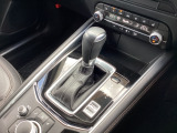 アクセルペダルを踏み込む量や速さに応じて変速パターンをし、人馬一体の運転感覚を発揮してくれる6速オートマ!