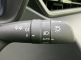 操作しやすいウインカーレバーで、安全な車線変更をサポートします。直感的な操作性で、運転に集中できます。確かな操作感も魅力です。