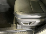 パワーシート搭載。微妙な調整が手軽にでき、ピッタリなポジションで運転することが可能です。