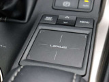 お客様のニーズを想像しながら、『見て』『触って』『体感』が出来るように仕入れ活動を行っております。
