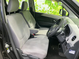 運転席は、視界が広く、操作性も抜群です。シートの形状も工夫されており、長時間の運転でも疲れにくい設計となっています。